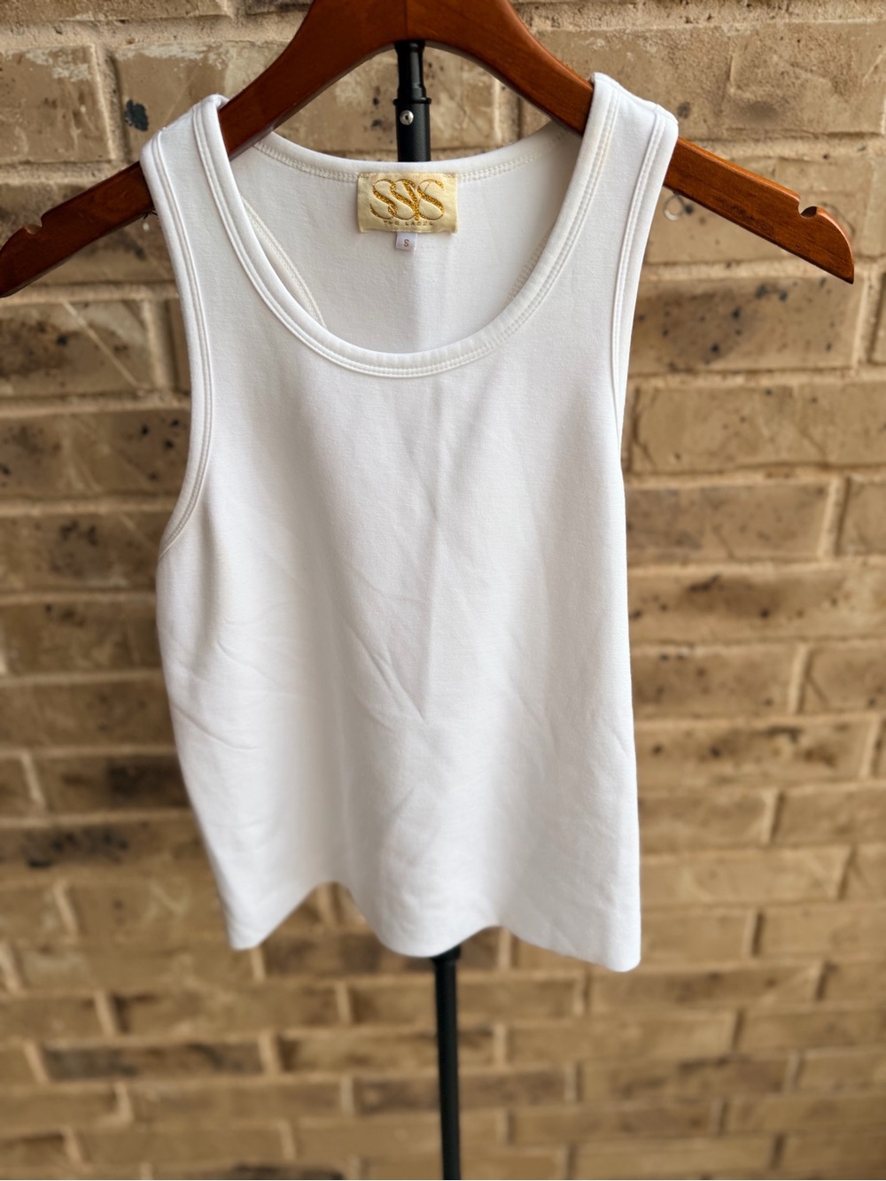SSYS the label Women's White Racerback Tank - Sleek Everyday Layering size small - Picture 3 of 9